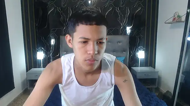 PhillipCox online show from May 2026 07:53:02 PM