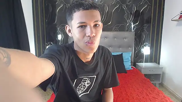 PhillipCox online show from May 2026 12:35:02 PM