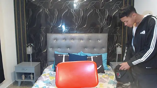 PhillipCox online show from May 2026 07:23:02 PM