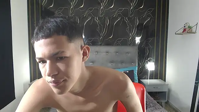 PhillipCox online show from May 2026 01:05:02 PM