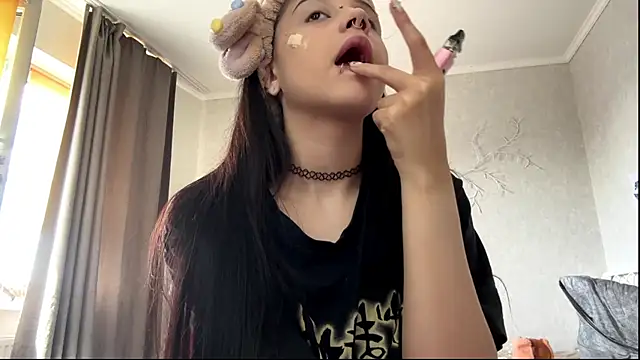 LouisePavlides online show from May 2026 12:37:01 PM