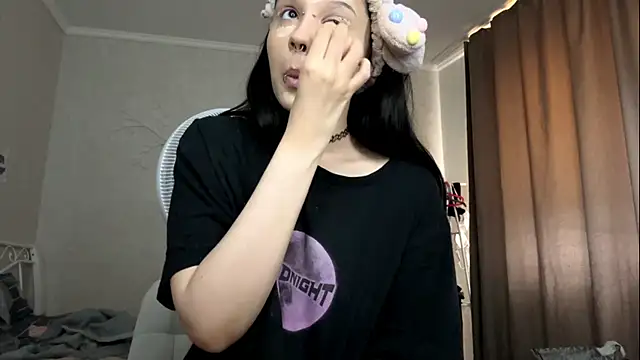 LouisePavlides online show from May 2026 08:18:01 AM