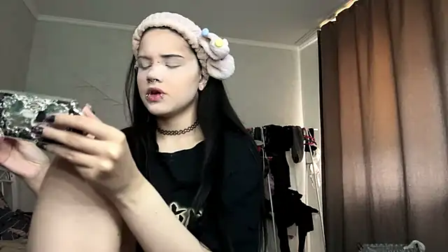 LouisePavlides online show from May 2026 02:08:01 PM