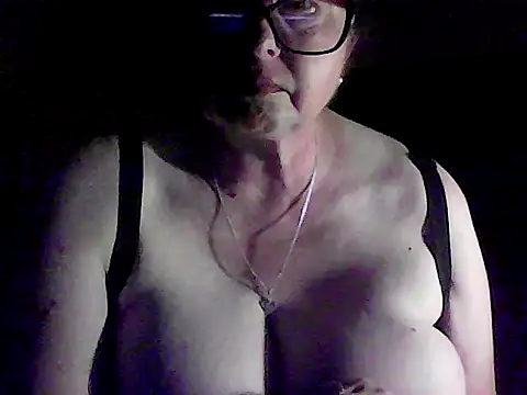 Sexyhoneybee1 online show from April 2026 06:32:02 AM