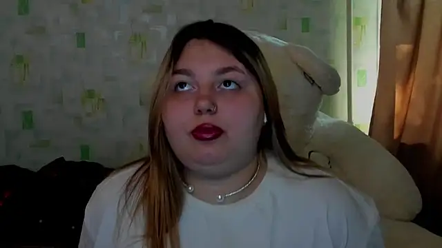 Snapshot of LillyHaigh chatting on May 2026 06:01:01 AM LillyHaigh online show from May 2026 06:01:01 AM