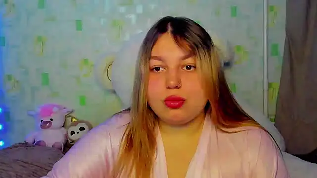 Snapshot of LillyHaigh chatting on June 2026 08:19:01 PM LillyHaigh online show from June 2026 08:19:01 PM