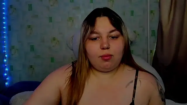 Snapshot of LillyHaigh chatting on June 2026 12:04:01 PM LillyHaigh online show from June 2026 12:04:01 PM