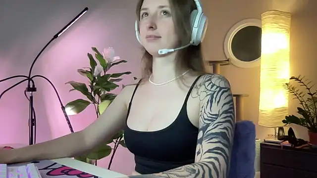 Snapshot of she_tora69 chatting on July 2026 02:12:01 AM she tora69 online show from July 2026 02:12:01 AM