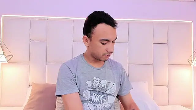 AndresSolorzano1 online show from May 2026 11:26:01 AM