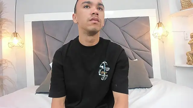 AndresSolorzano1 online show from June 2026 05:50:01 PM