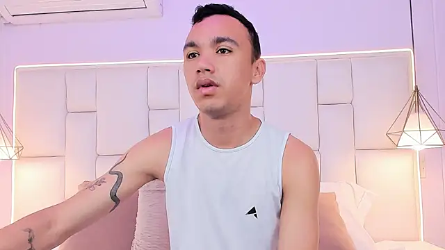 AndresSolorzano1 online show from May 2026 12:52:01 PM