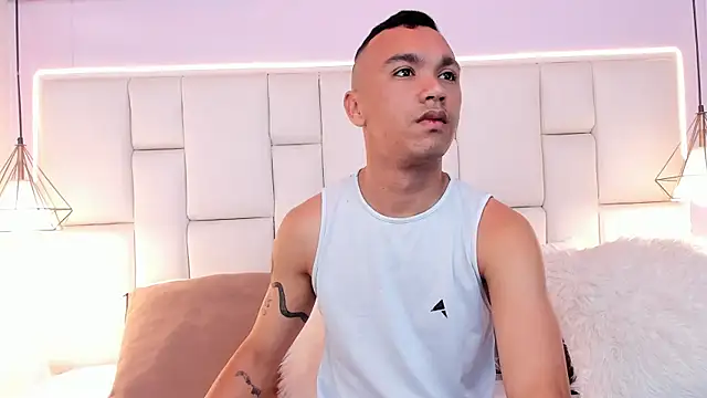 AndresSolorzano1 online show from June 2026 05:35:01 AM