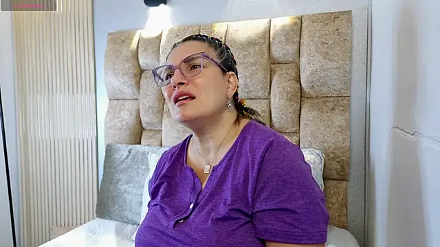 Snapshot of Carolina_crus_ chatting on June 2026 11:04:01 AM Carolina crus online show from June 2026 11:04:01 AM