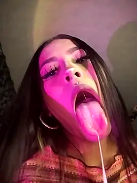 SAMIIISQUIRTT online show from April 2026 11:24:02 PM