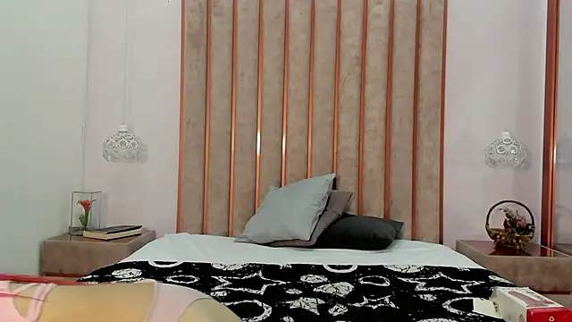 Snapshot of Lucie_Red chatting on May 2026 07:53:02 PM Lucie Red online show from May 2026 07:53:02 PM