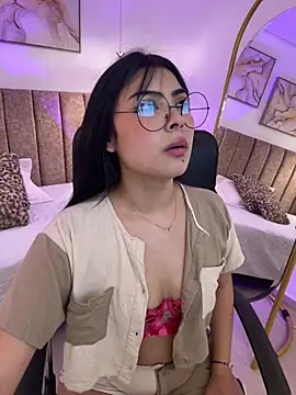Snapshot of SofiVelvet_ chatting on May 2026 06:24:02 PM SofiVelvet online show from May 2026 06:24:02 PM