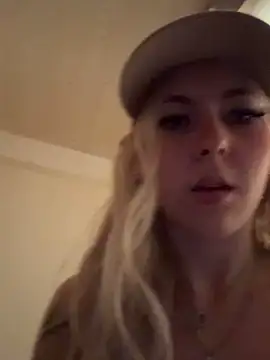 Lina-420 online show from May 2026 06:16:01 PM