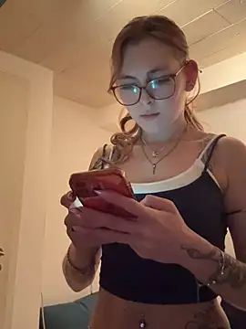 Lina-420 online show from May 2026 07:27:02 PM
