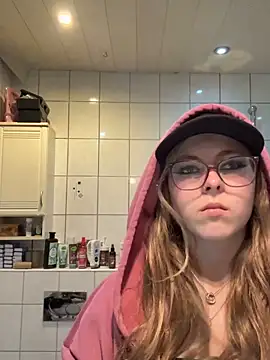 Lina-420 online show from May 2026 08:24:02 PM