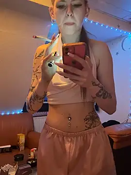 Lina-420 online show from May 2026 07:47:02 PM