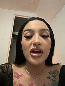 latinadollxo online show from April 2026 01:03:01 AM