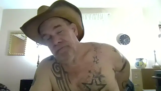 Snapshot of Caesar_Baxter chatting on April 2026 10:27:01 PM Caesar Baxter online show from April 2026 10:27:01 PM