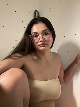 Snapshot of Lily____ chatting on July 2026 11:24:02 PM Lily online show from July 2026 11:24:02 PM