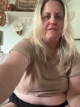 Snapshot of Bruiserboomer2 chatting on May 2026 10:20:01 PM Bruiserboomer2 online show from May 2026 10:20:01 PM