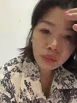 Snapshot of milkwine chatting on May 2026 03:32:01 AM milkwine online show from May 2026 03:32:01 AM