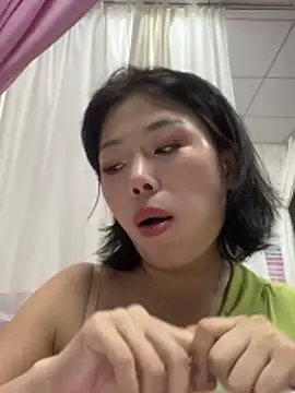 Snapshot of milkwine chatting on May 2026 04:15:02 PM milkwine online show from May 2026 04:15:02 PM