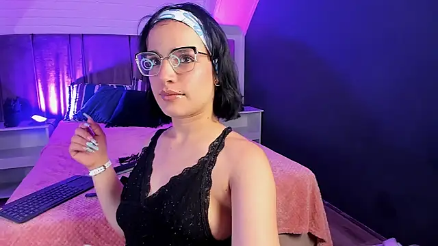 Azahara 18 online show from April 2026 11:42:02 PM