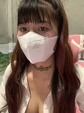 Lilyy18 online show from June 2026 03:28:01 PM