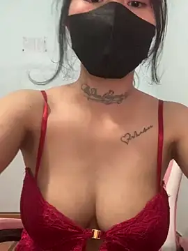 Lilyy18 online show from May 2026 07:10:02 AM