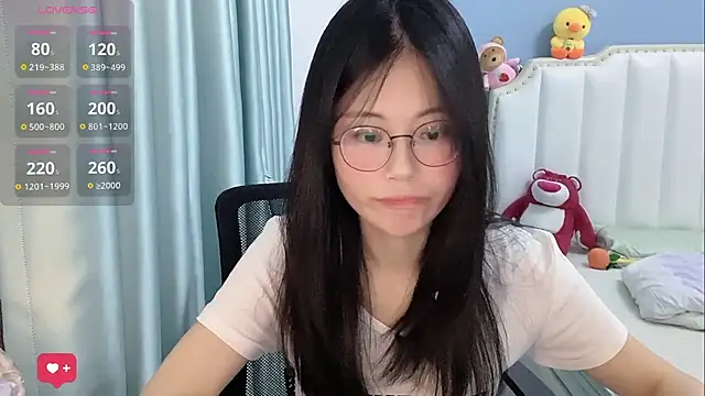Luna-666 online show from May 2026 02:33:02 PM
