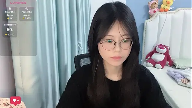 Luna-666 online show from May 2026 01:05:02 PM