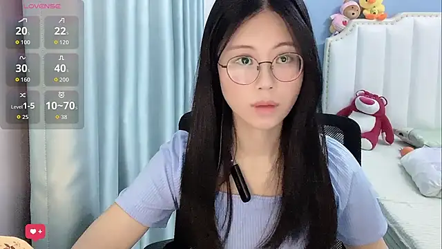 Luna-666 online show from May 2026 03:26:02 PM