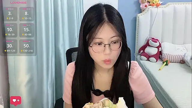 Luna-666 online show from May 2026 03:10:01 PM