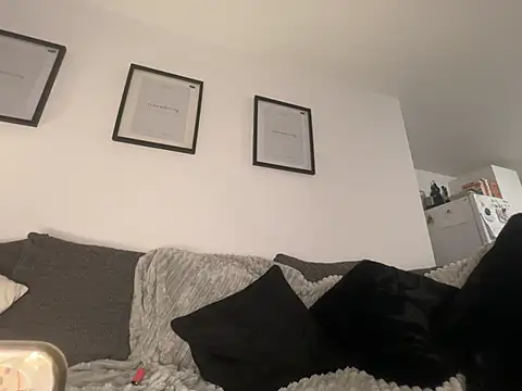 TheRealDesiranii online show from April 2026 11:25:02 PM