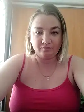 Snapshot of MiyaOlliver chatting on May 2026 02:20:01 PM MiyaOlliver online show from May 2026 02:20:01 PM