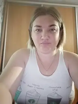 Snapshot of MiyaOlliver chatting on May 2026 09:26:01 AM MiyaOlliver online show from May 2026 09:26:01 AM