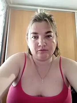 Snapshot of MiyaOlliver chatting on May 2026 11:13:02 AM MiyaOlliver online show from May 2026 11:13:02 AM