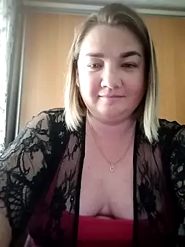 Snapshot of MiyaOlliver chatting on May 2026 06:54:01 AM MiyaOlliver online show from May 2026 06:54:01 AM
