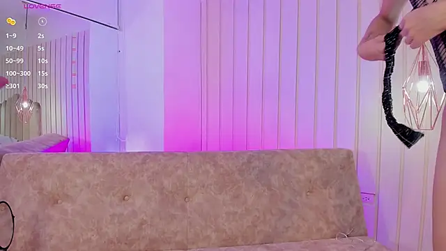 nicki-west online show from May 2026 07:06:02 PM