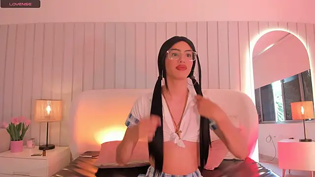 Snapshot of nicki-west chatting on August 2026 07:53:01 PM nicki-west online show from August 2026 07:53:01 PM