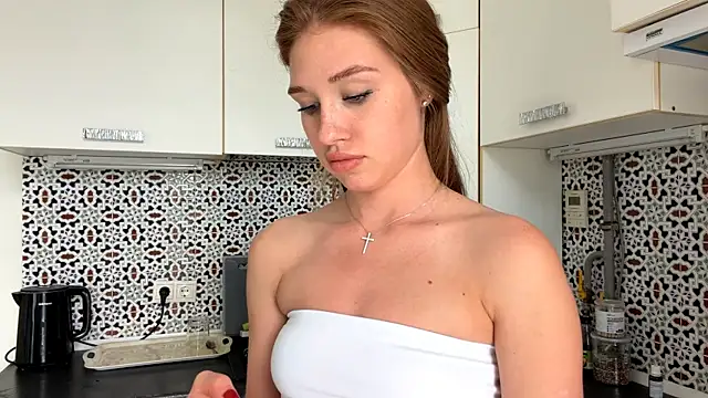 NamiRedhead online show from May 2026 02:11:02 PM