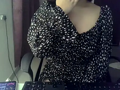 DreamyDesireX online show from June 2026 06:29:01 PM