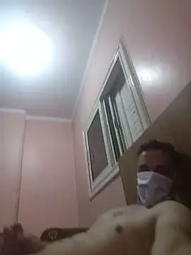 TootedFreezing online show from May 2026 06:25:02 PM