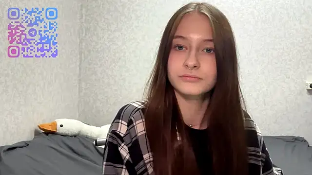 VikaPeace online show from April 2026 10:07:02 PM