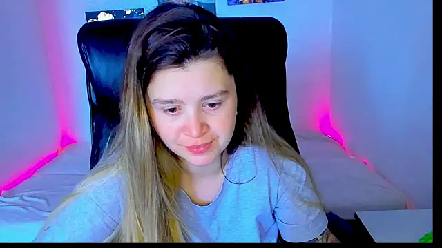 Snapshot of Natali_Secret chatting on June 2026 07:25:01 AM Natali Secret online show from June 2026 07:25:01 AM