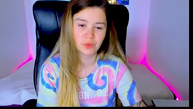 Snapshot of Natali_Secret chatting on May 2026 10:21:02 AM Natali Secret online show from May 2026 10:21:02 AM